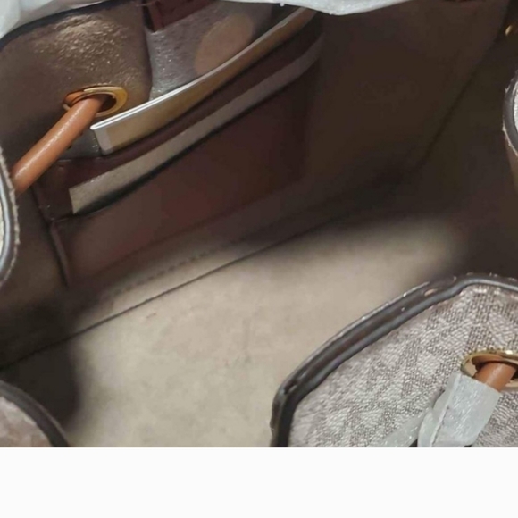 Michael kors Phoebe bucket bag - Picture 2 of 3